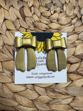 Load image into Gallery viewer, Big Bow Studs
