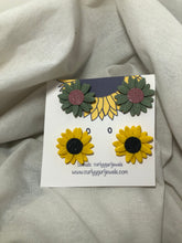 Load image into Gallery viewer, Sunflower stud/dangle

